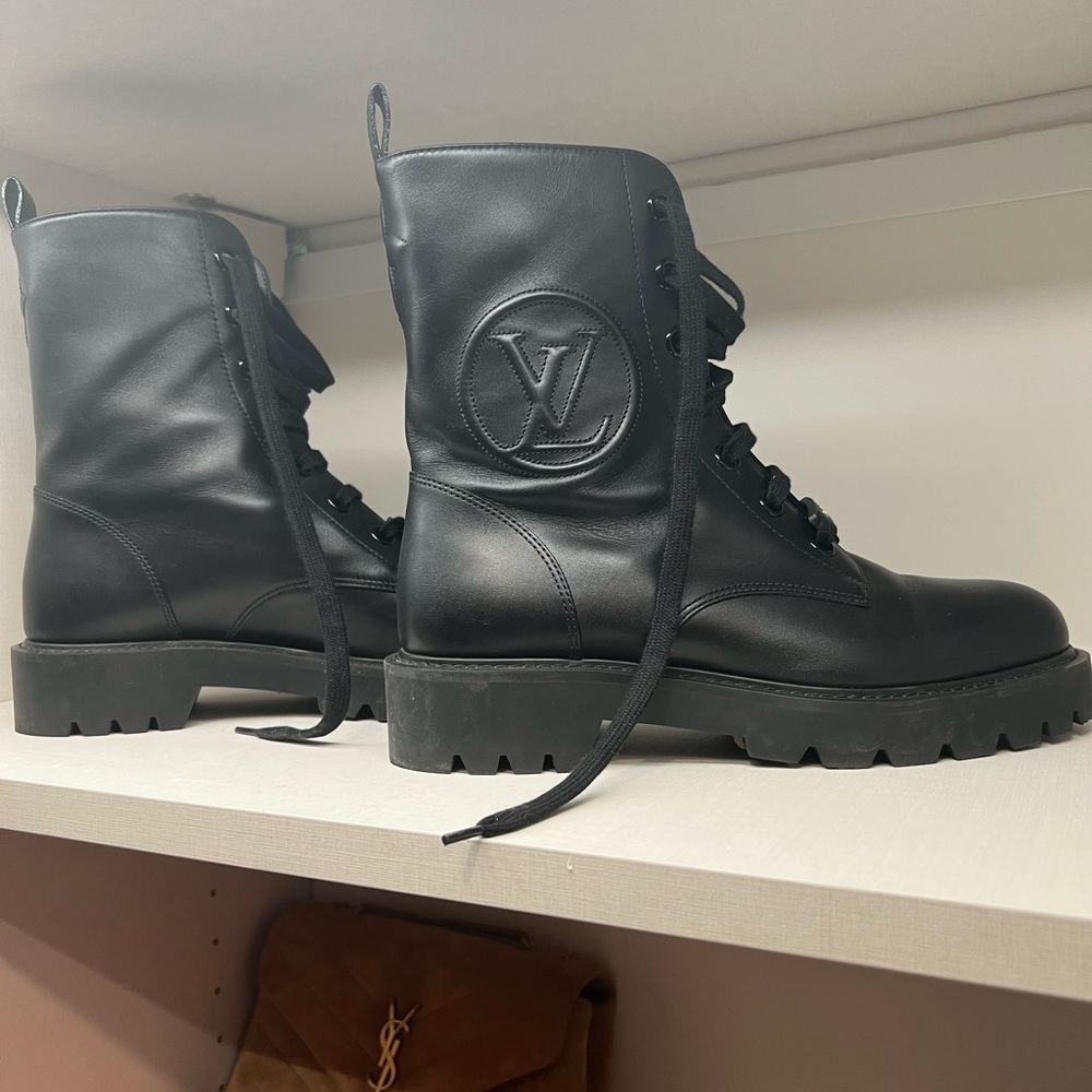 Up for sale: Louis Vuitton ranger ankle boots. Size 40